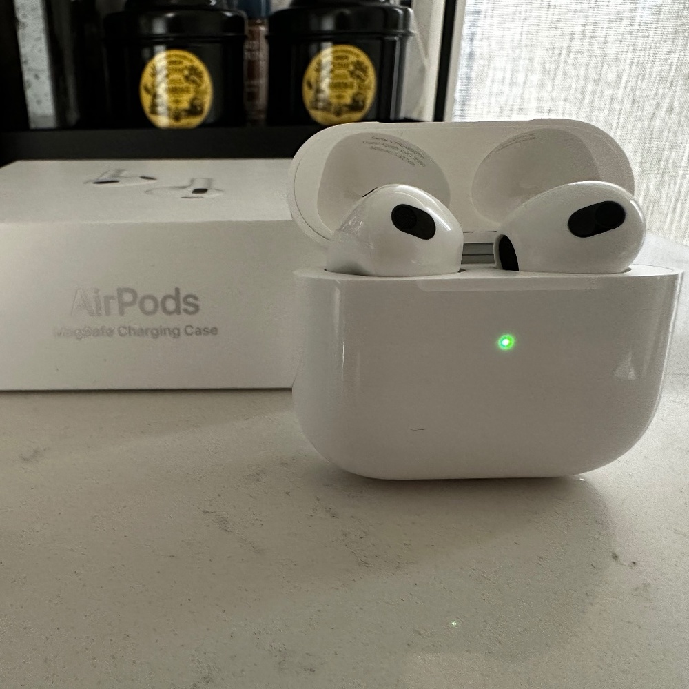 Apple AirPods 3rd Gen (with MagSafe charging case)